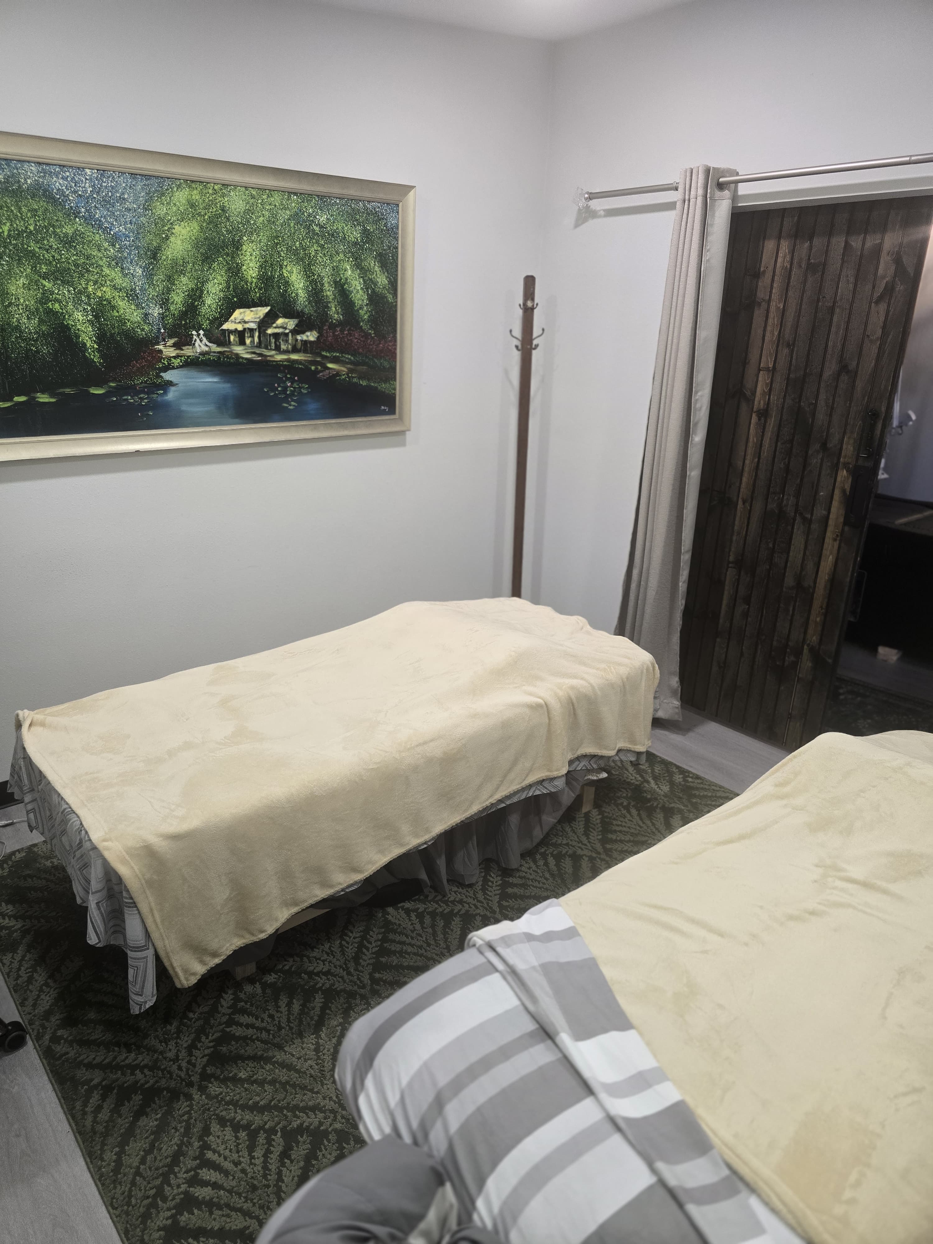 Couples massage room with dual tables